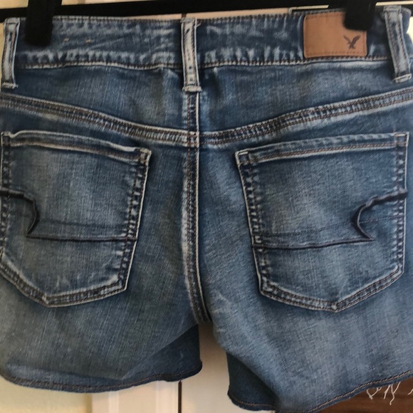 American Eagle Stretch Medium Wash Denim Shorts - Picture 3 of 3